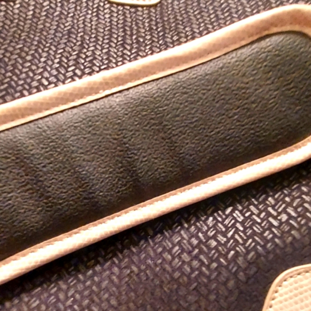 Diane von Furstenberg Travel Shoulder Bag. π - Picture 11 of 15